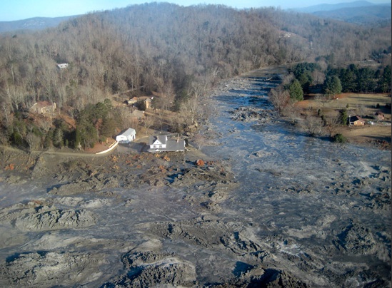 Coal ash spill in Kingston, Tennessee in 2008